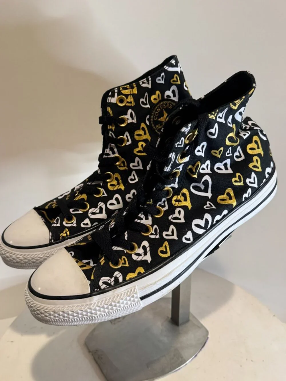 Converse All Star Hi Top Gold & White Heart Sneakers Size 10 Brand New